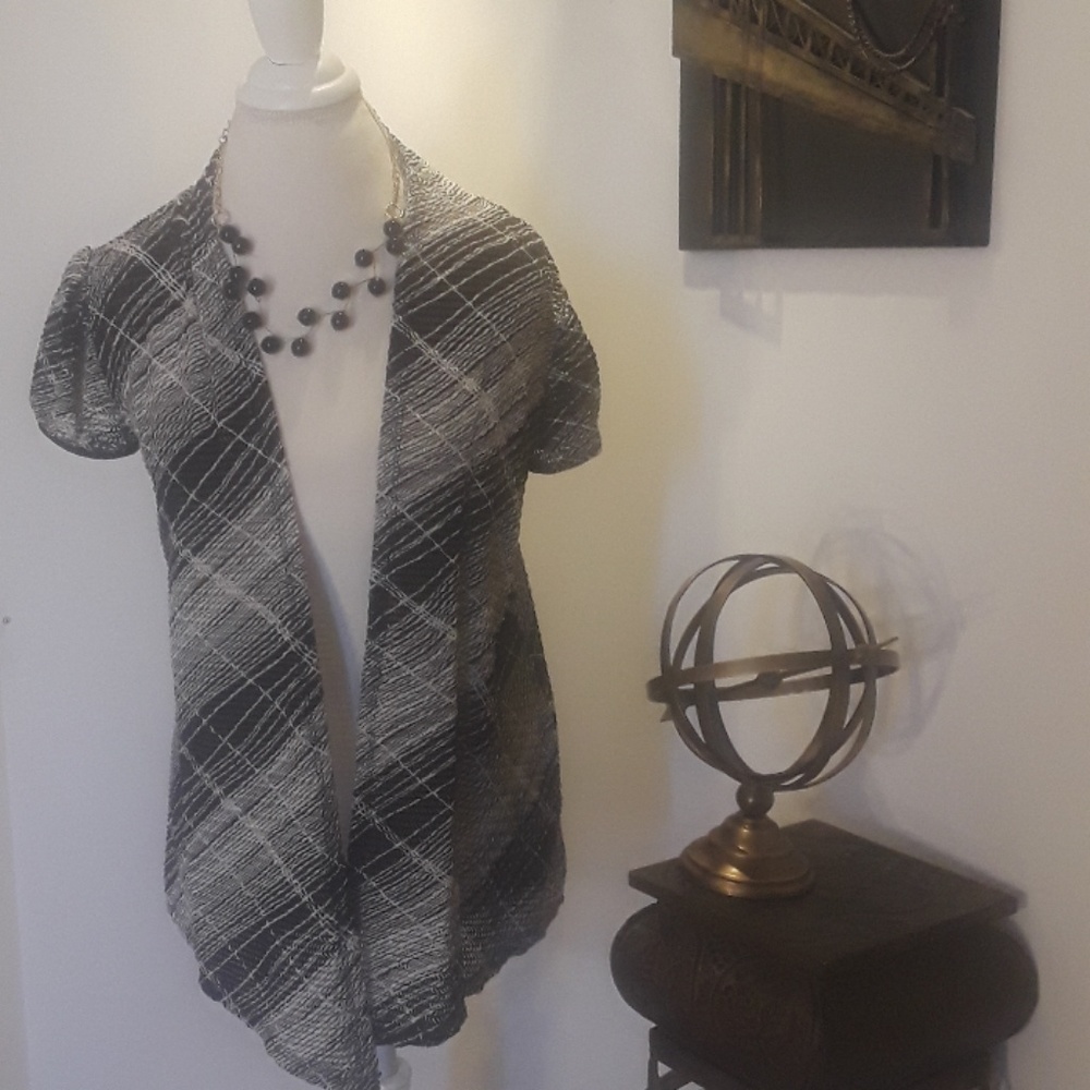 YANK BLACK ANDO WHITE CARDIGAN